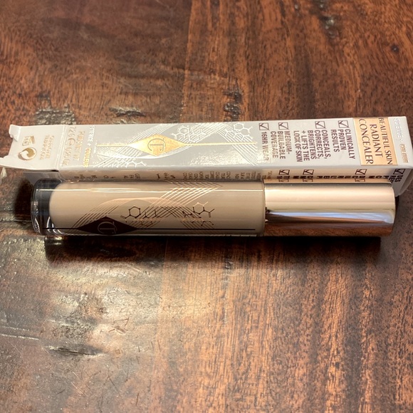 Charlotte Tilbury • NIB Radiant Concealer • Shade: 6.5 Medium - Picture 5 of 6